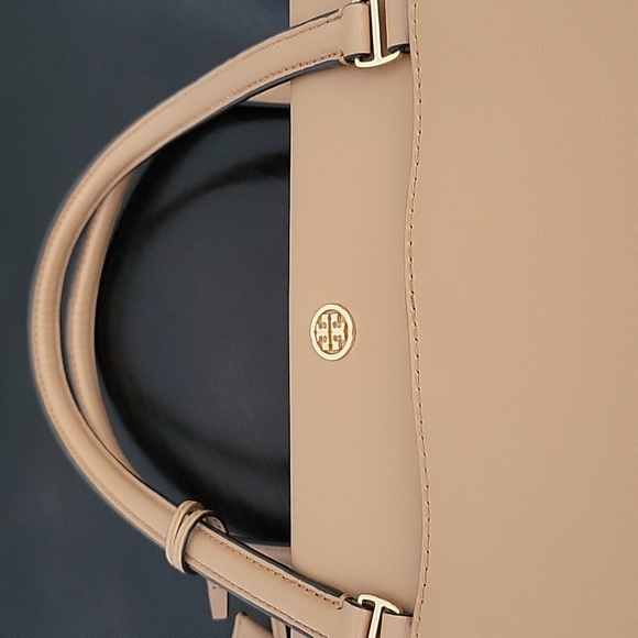 ⭐️EUC Tory Burch Parker Tote - Picture 6 of 15